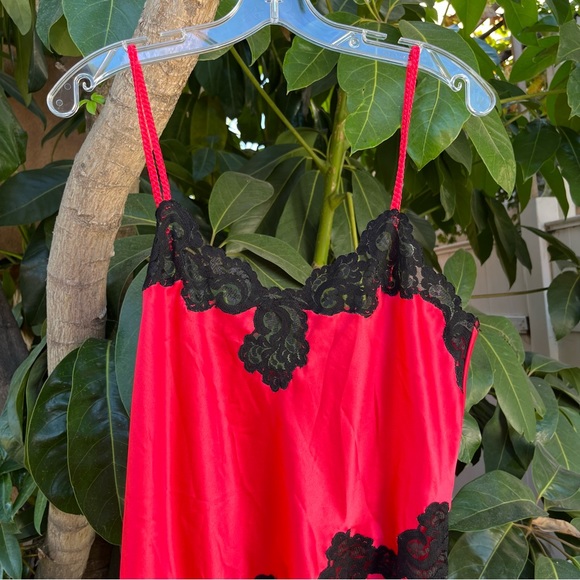 Vintage Victoria’s Secret gold label lace slip - Picture 4 of 6